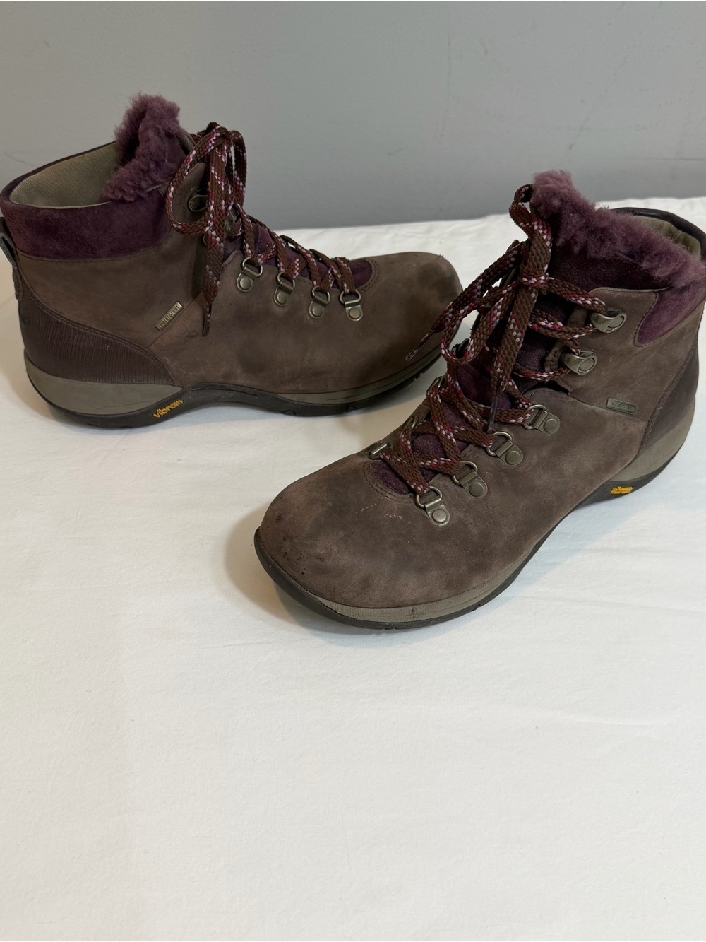 Dansko Chelsea Camryn brown leather winter hiking lace up boots size 39